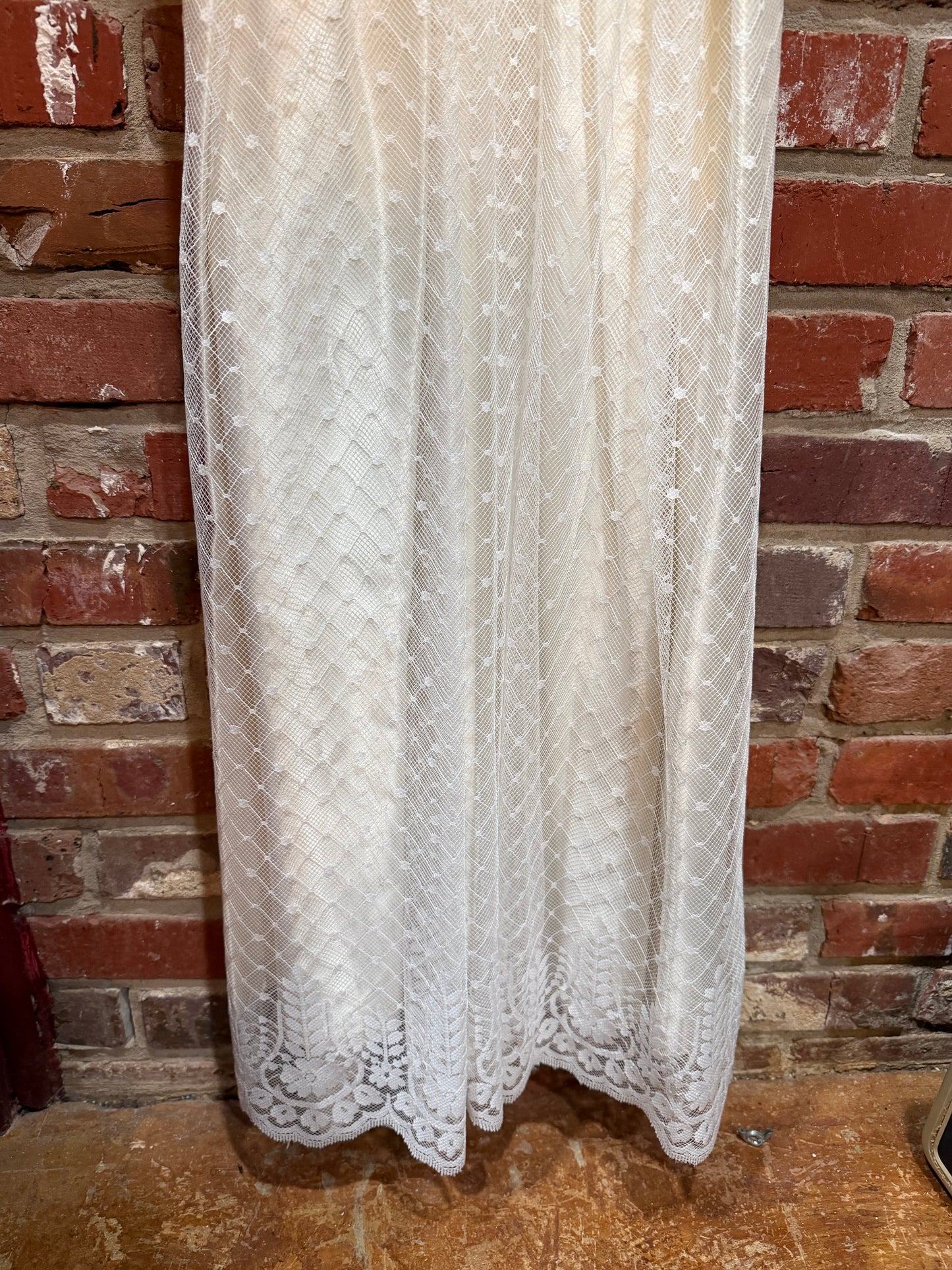 70s White Formal Occasion Dress with Bow