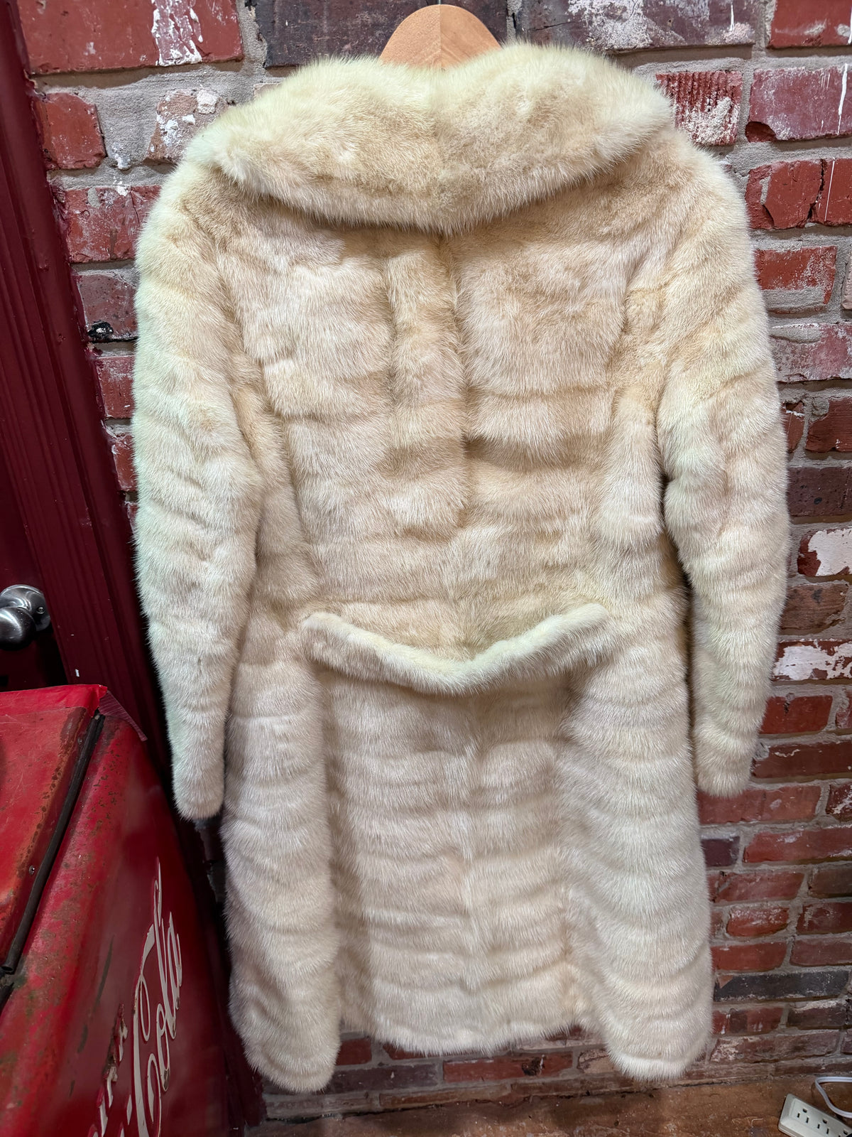 Arnocouros Bros Blonde Mink Fur