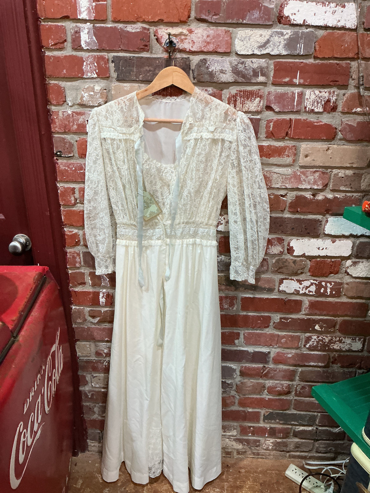 White Lace Peignoir Set