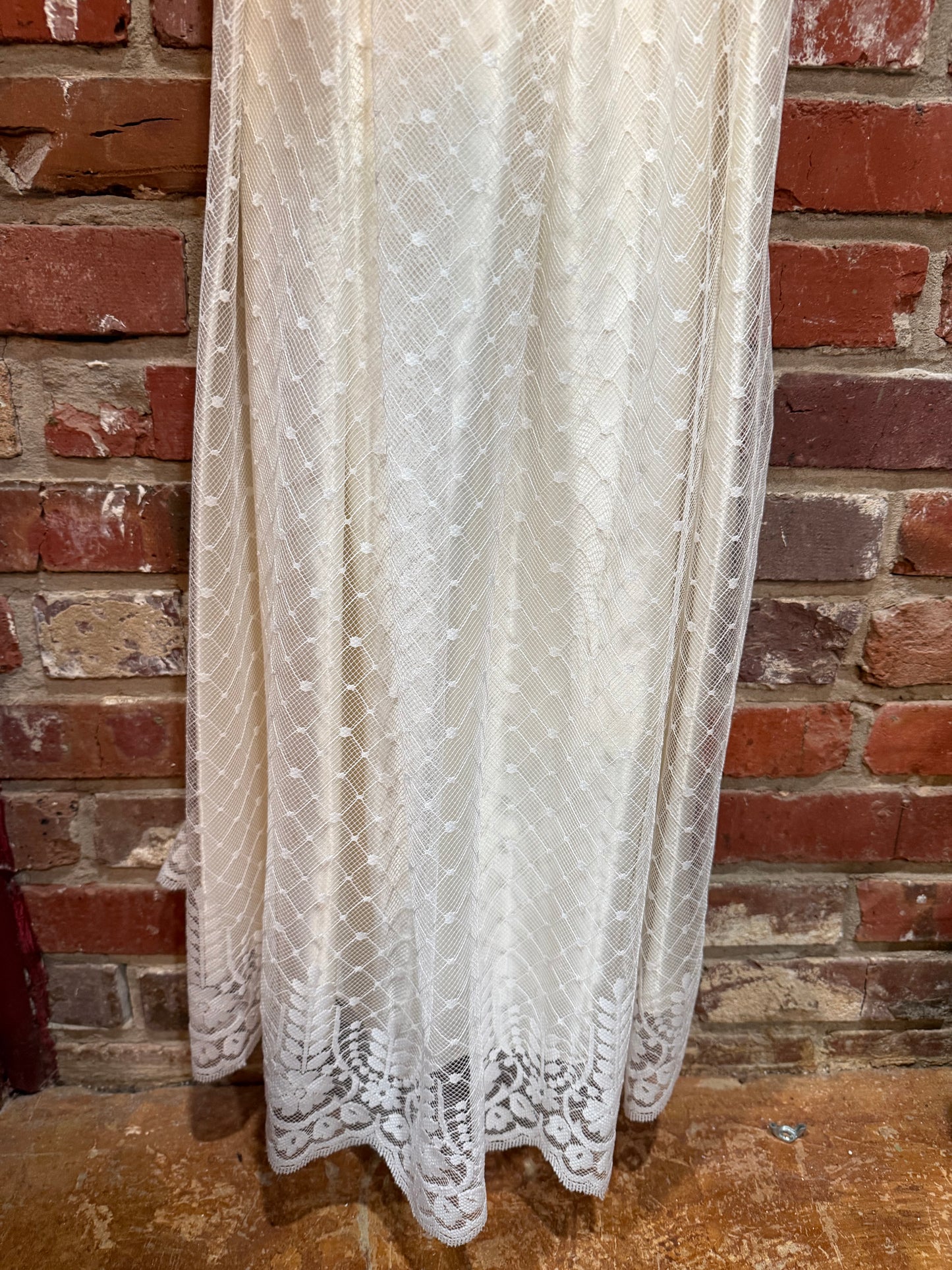70s White Formal Occasion Dress with Bow