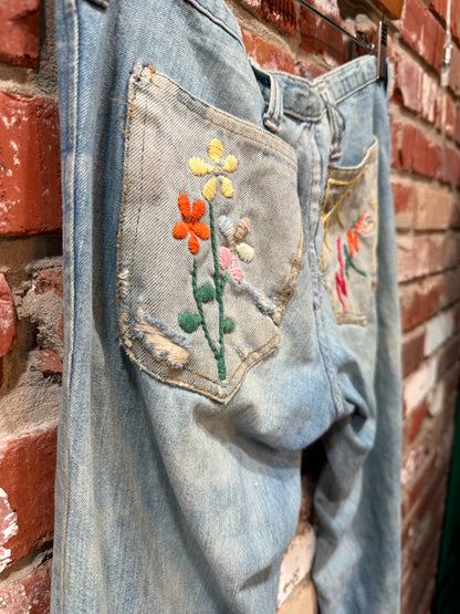 “Nancy” Embroidered Jeans
